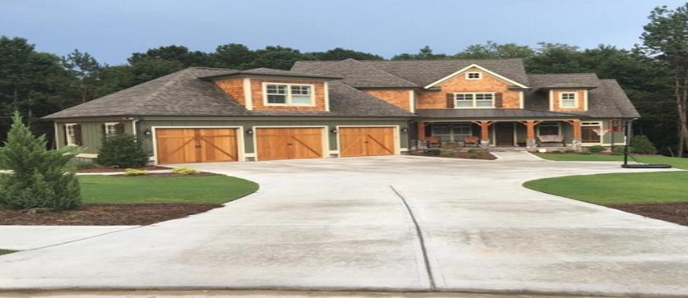 Large Garage - Chris Gibson Homes